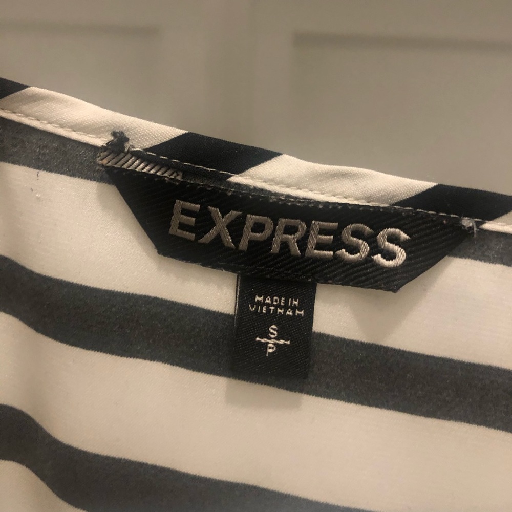 Express top - Picture 3 of 3